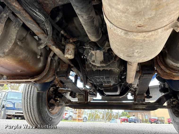 image for item FK1495 2001 Freightliner FL70 flatbed truck