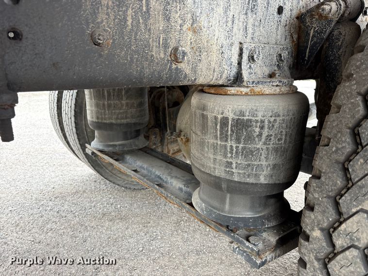 image for item FK1495 2001 Freightliner FL70 flatbed truck