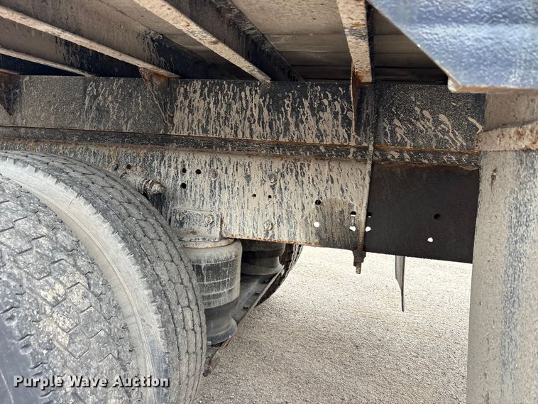 image for item FK1495 2001 Freightliner FL70 flatbed truck