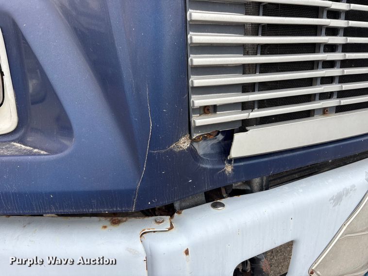 image for item FK1495 2001 Freightliner FL70 flatbed truck