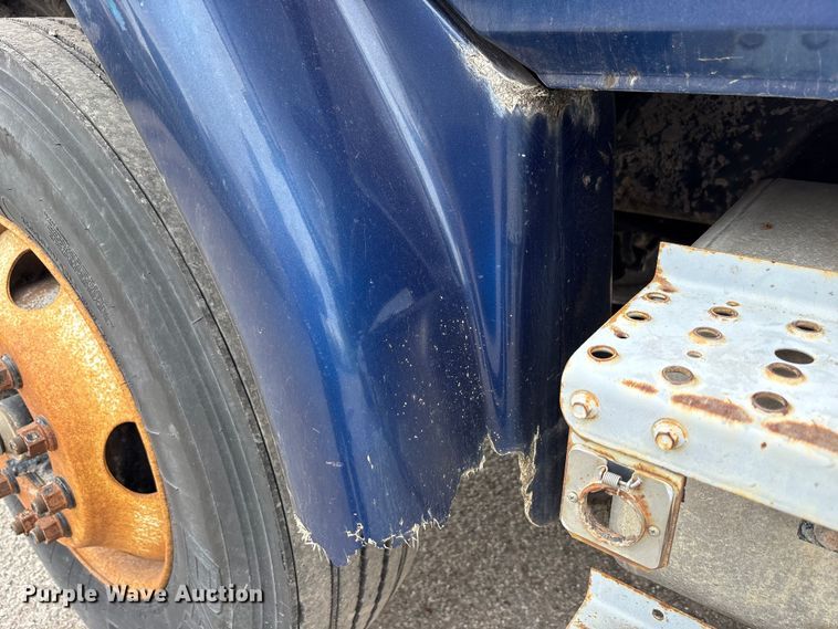 image for item FK1495 2001 Freightliner FL70 flatbed truck
