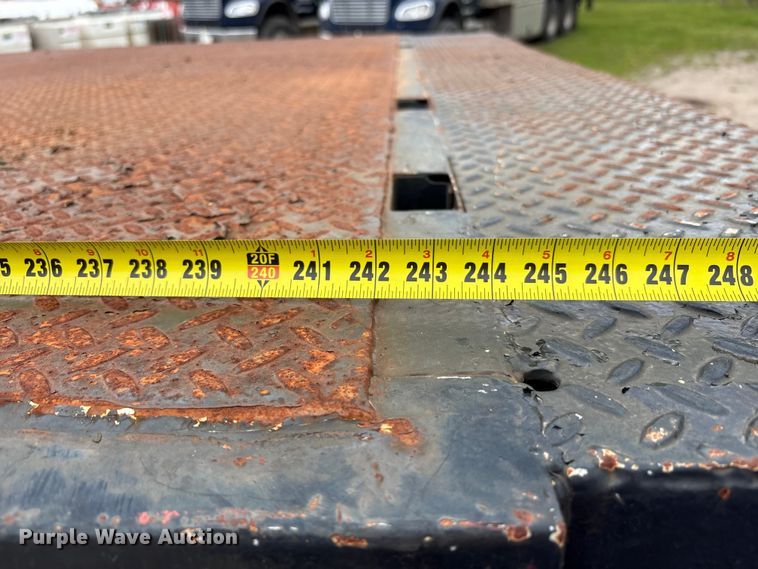 image for item FK1495 2001 Freightliner FL70 flatbed truck