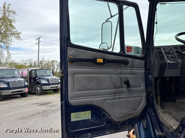 image for item FK1495 2001 Freightliner FL70 flatbed truck