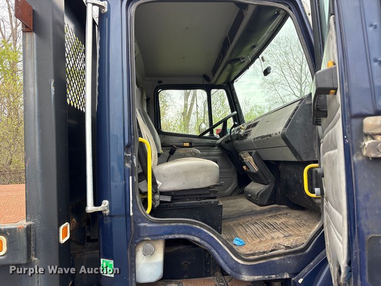 image for item FK1495 2001 Freightliner FL70 flatbed truck
