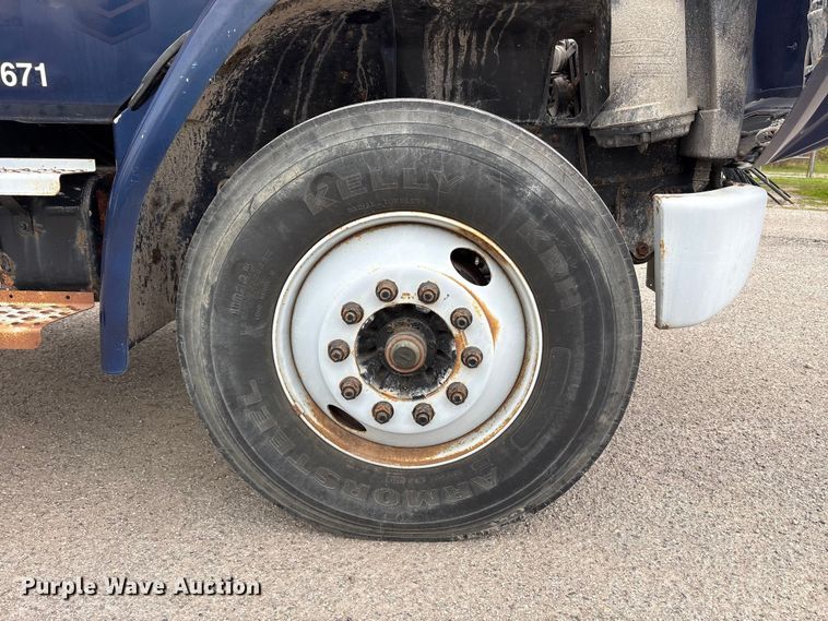 image for item FK1495 2001 Freightliner FL70 flatbed truck