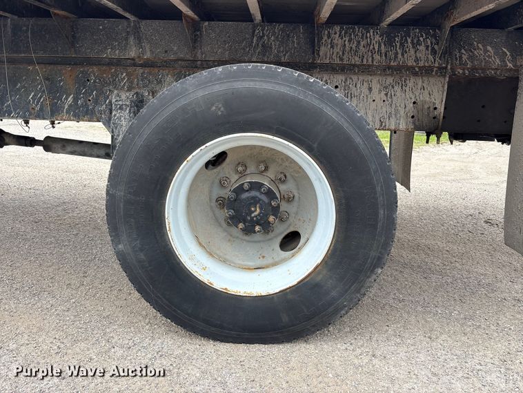 image for item FK1495 2001 Freightliner FL70 flatbed truck