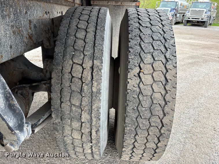 image for item FK1495 2001 Freightliner FL70 flatbed truck