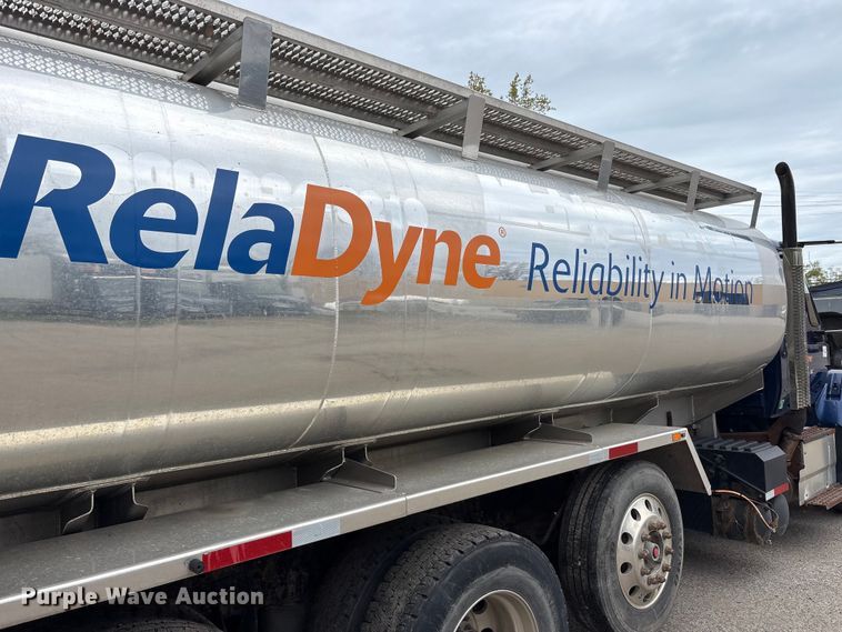 image for item FK1496 2017 International 7500 fuel truck