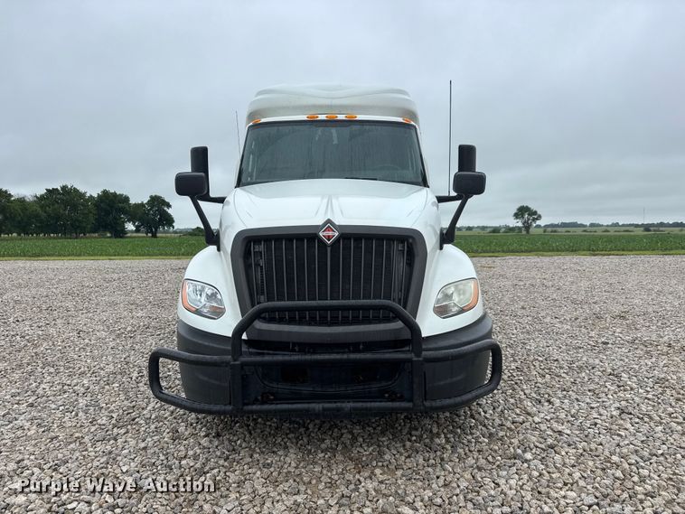 image for item NA9353 2020 International LT625 semi truck
