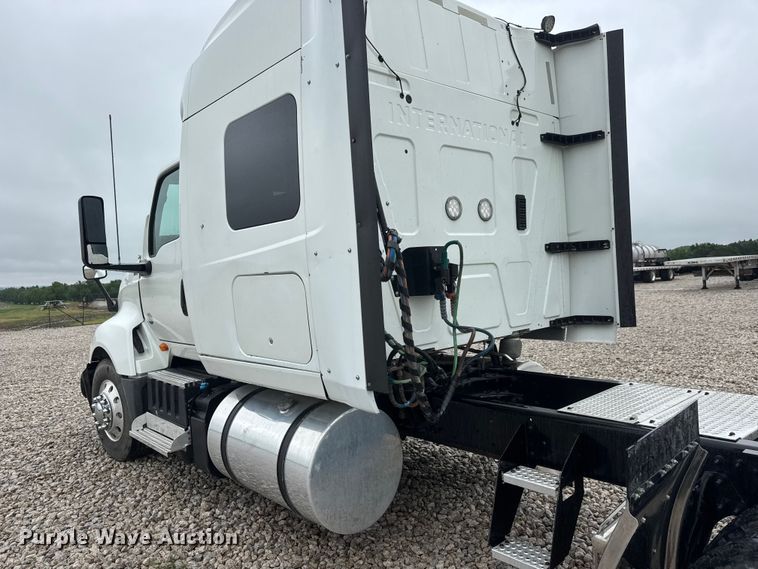 image for item NA9353 2020 International LT625 semi truck