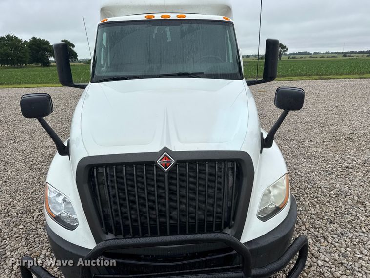 image for item NA9353 2020 International LT625 semi truck