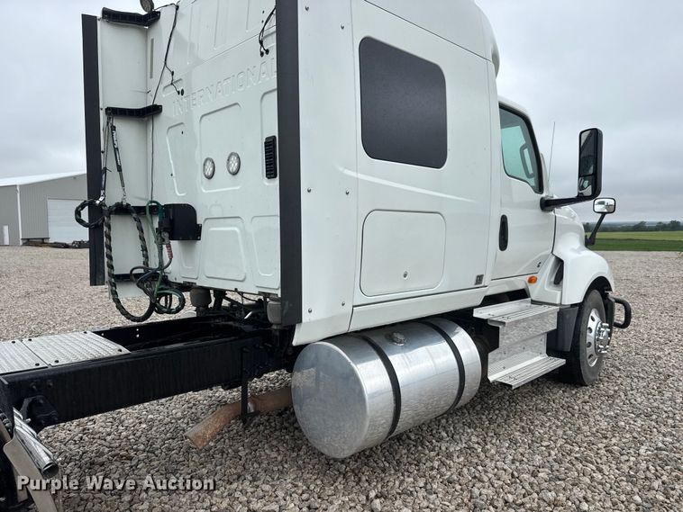 image for item NA9353 2020 International LT625 semi truck