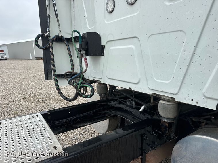 image for item NA9353 2020 International LT625 semi truck