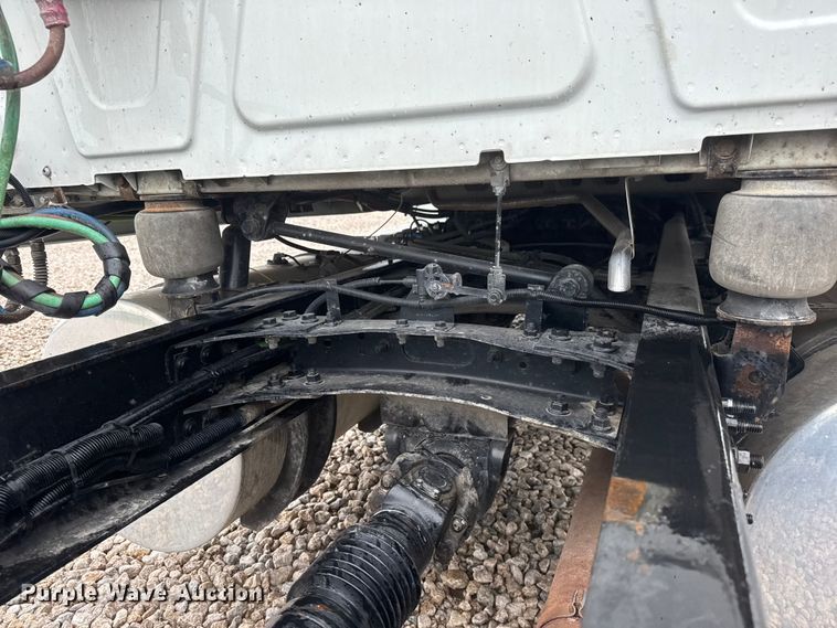 image for item NA9353 2020 International LT625 semi truck