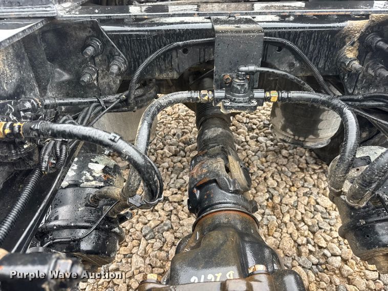 image for item NA9353 2020 International LT625 semi truck