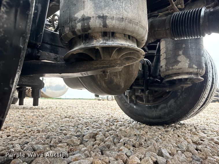 image for item NA9353 2020 International LT625 semi truck