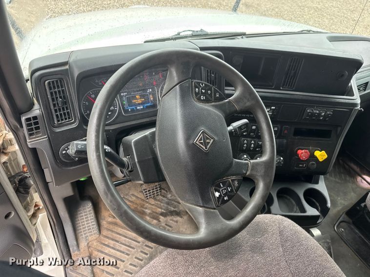 image for item NA9353 2020 International LT625 semi truck