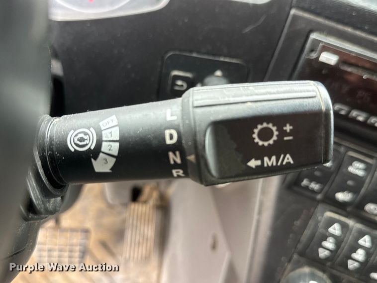 image for item NA9353 2020 International LT625 semi truck