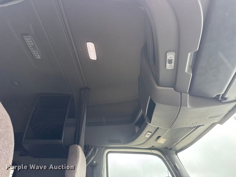 image for item NA9353 2020 International LT625 semi truck