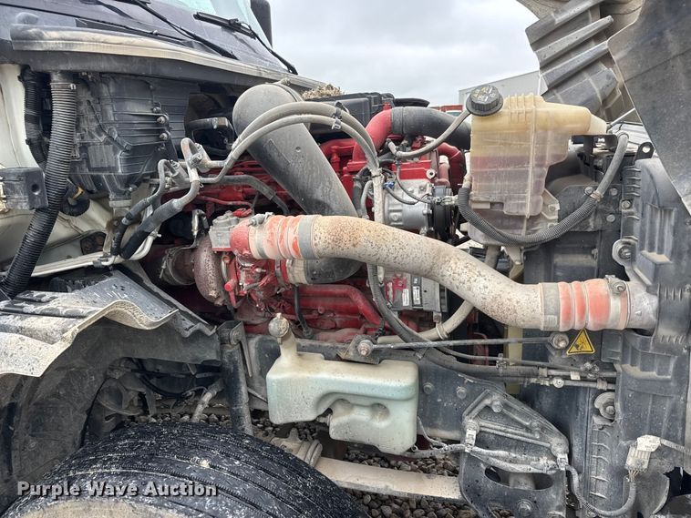 image for item NA9353 2020 International LT625 semi truck