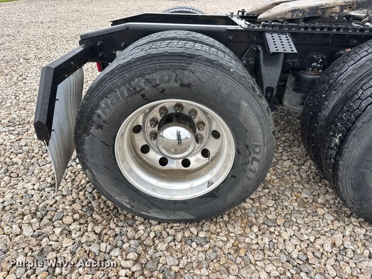 image for item NA9353 2020 International LT625 semi truck
