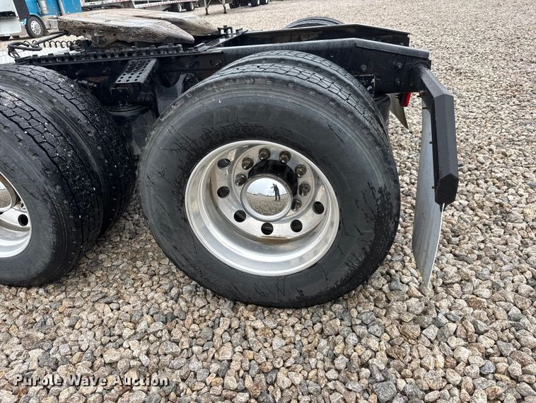 image for item NA9353 2020 International LT625 semi truck