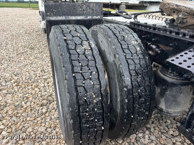 image for item NA9353 2020 International LT625 semi truck