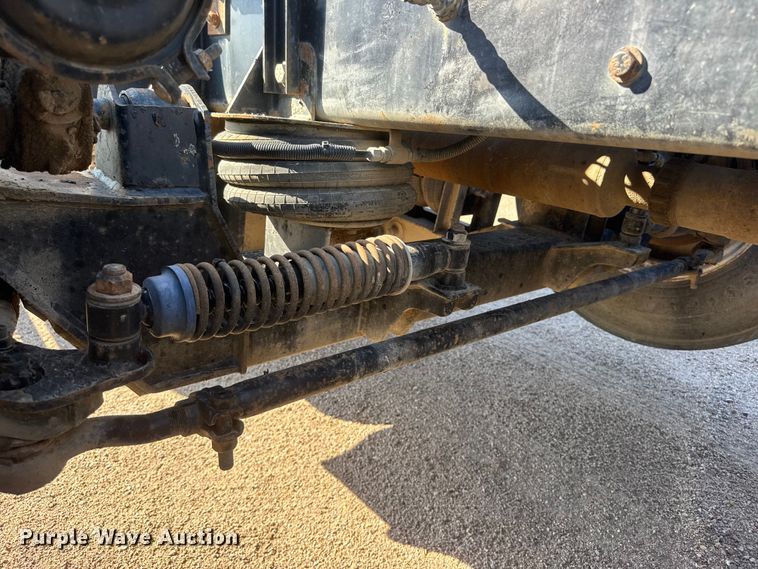 image for item NA9363 2000 Kenworth T800B semi truck