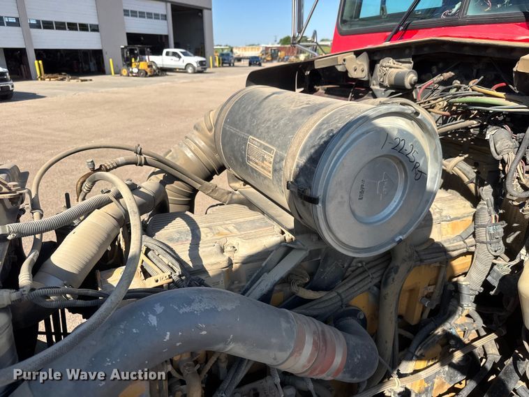 image for item NA9363 2000 Kenworth T800B semi truck