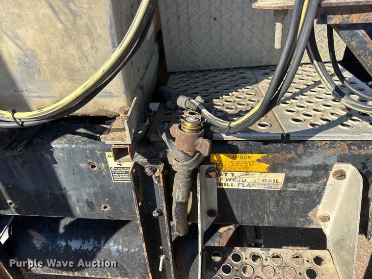 image for item NA9364 2000 Kenworth T800 semi truck