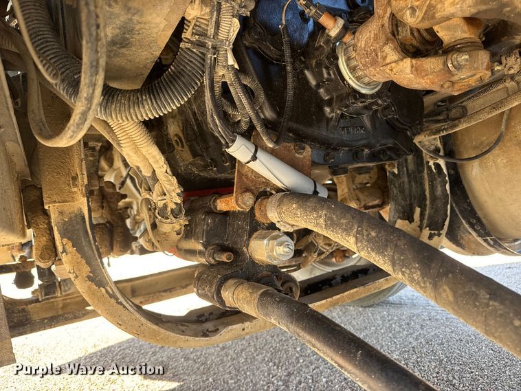 image for item NA9364 2000 Kenworth T800 semi truck