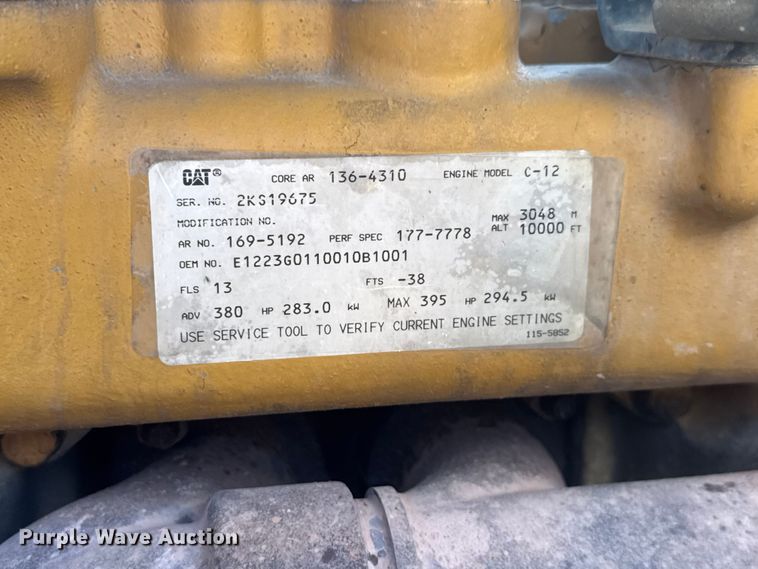 image for item NA9364 2000 Kenworth T800 semi truck