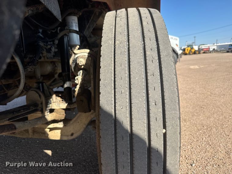 image for item NA9364 2000 Kenworth T800 semi truck