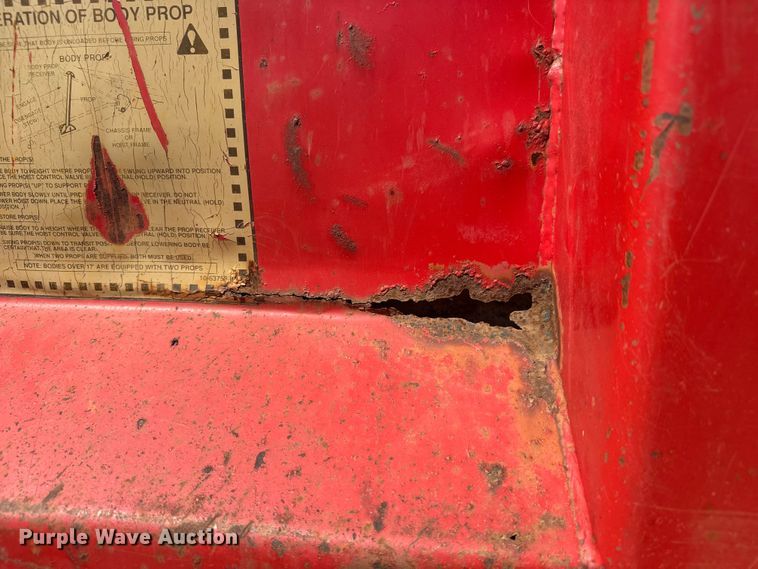 image for item NA9365 1997 International 4700 dump truck