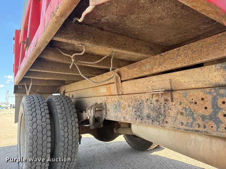 image for item NA9365 1997 International 4700 dump truck