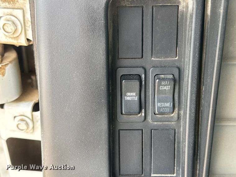 image for item NA9365 1997 International 4700 dump truck