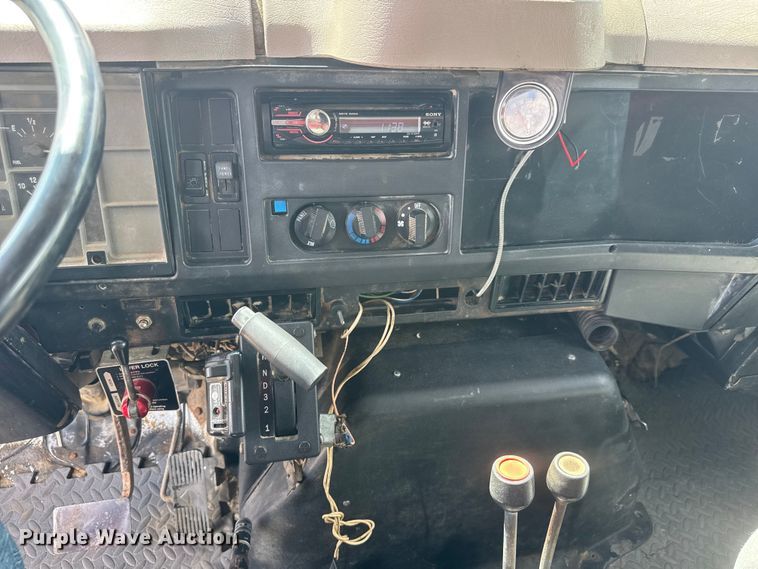 image for item NA9365 1997 International 4700 dump truck