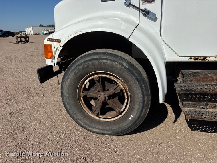 image for item NA9365 1997 International 4700 dump truck