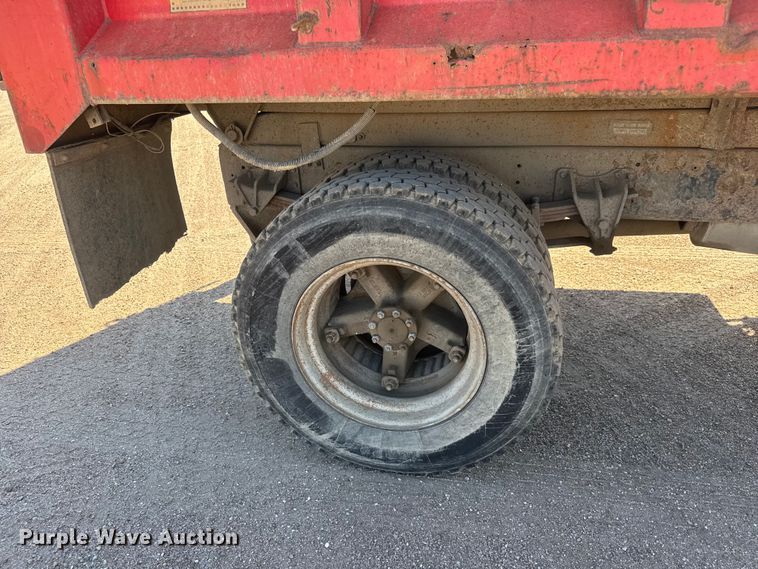 image for item NA9365 1997 International 4700 dump truck