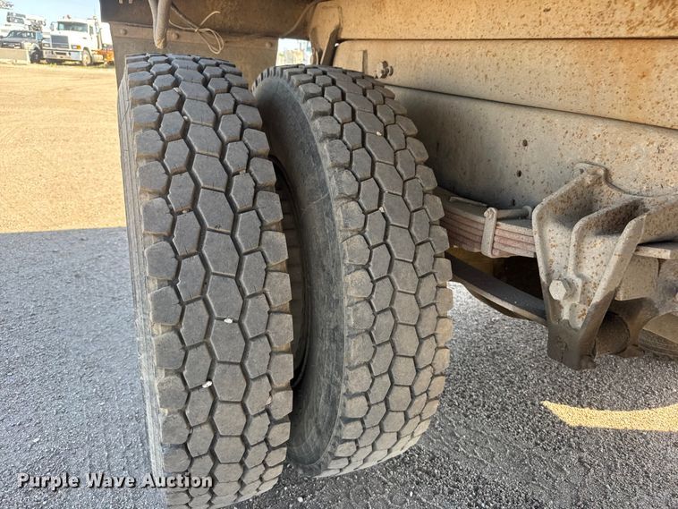 image for item NA9365 1997 International 4700 dump truck