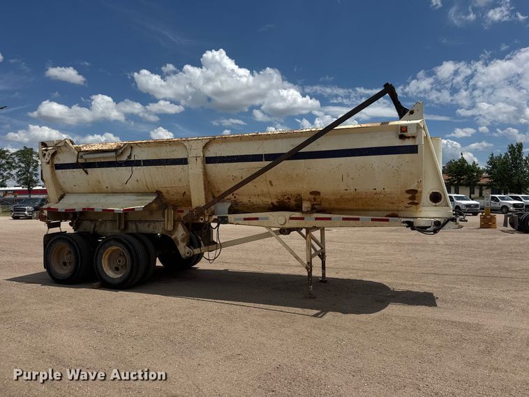 image for item NA9368 2001 Ranch end dump trailer