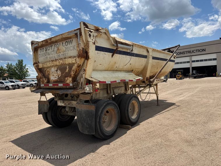 image for item NA9368 2001 Ranch end dump trailer