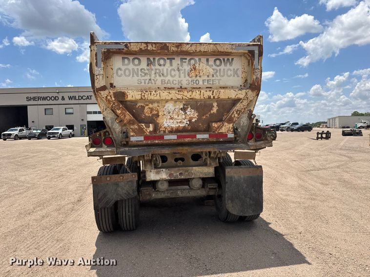 image for item NA9368 2001 Ranch end dump trailer