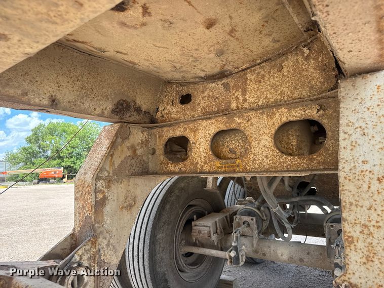 image for item NA9368 2001 Ranch end dump trailer