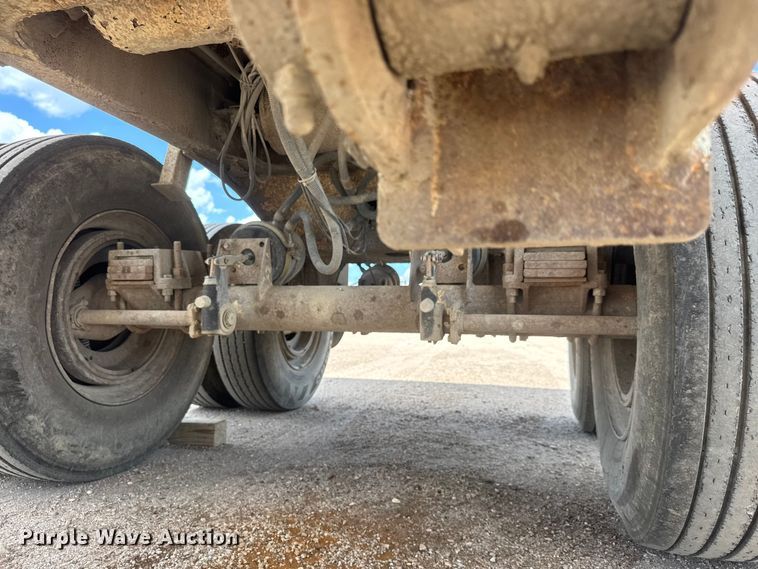 image for item NA9368 2001 Ranch end dump trailer