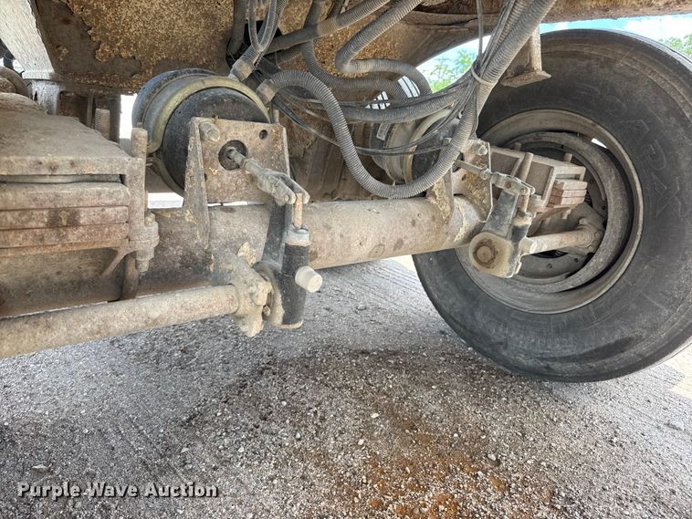 image for item NA9368 2001 Ranch end dump trailer