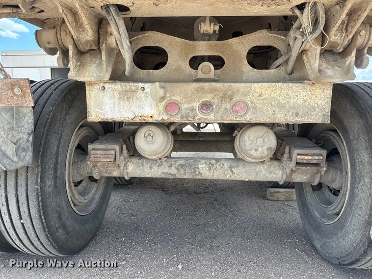 image for item NA9368 2001 Ranch end dump trailer