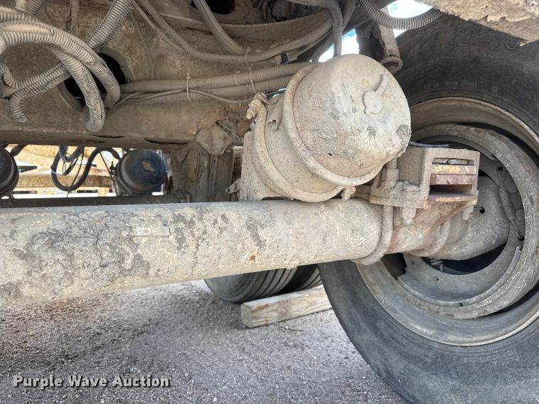 image for item NA9368 2001 Ranch end dump trailer