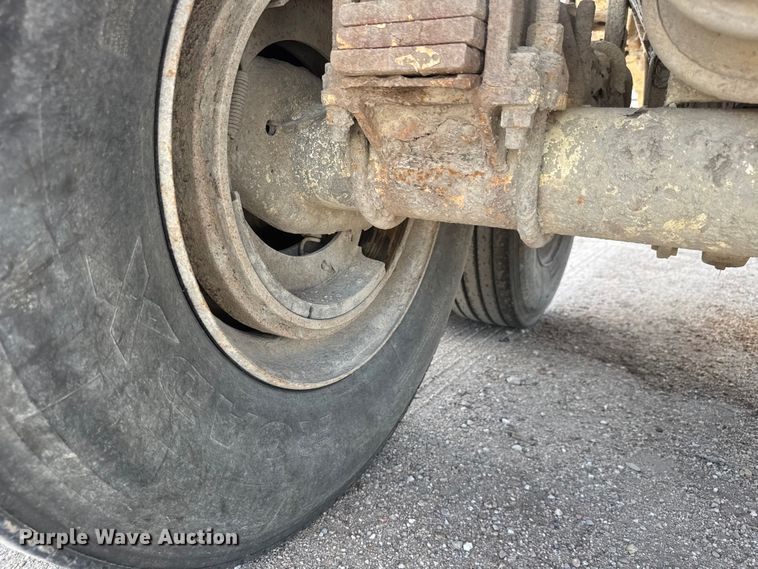 image for item NA9368 2001 Ranch end dump trailer