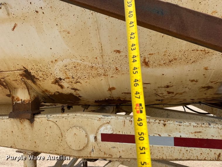 image for item NA9368 2001 Ranch end dump trailer